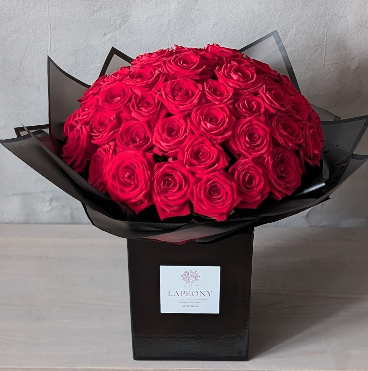 Grand Luxe – 50 Premium Red Roses
