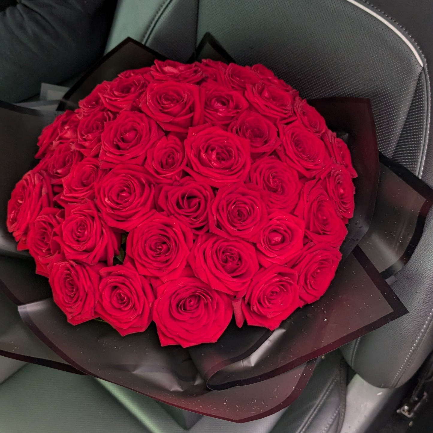 Grand Luxe – 50 Premium Red Roses